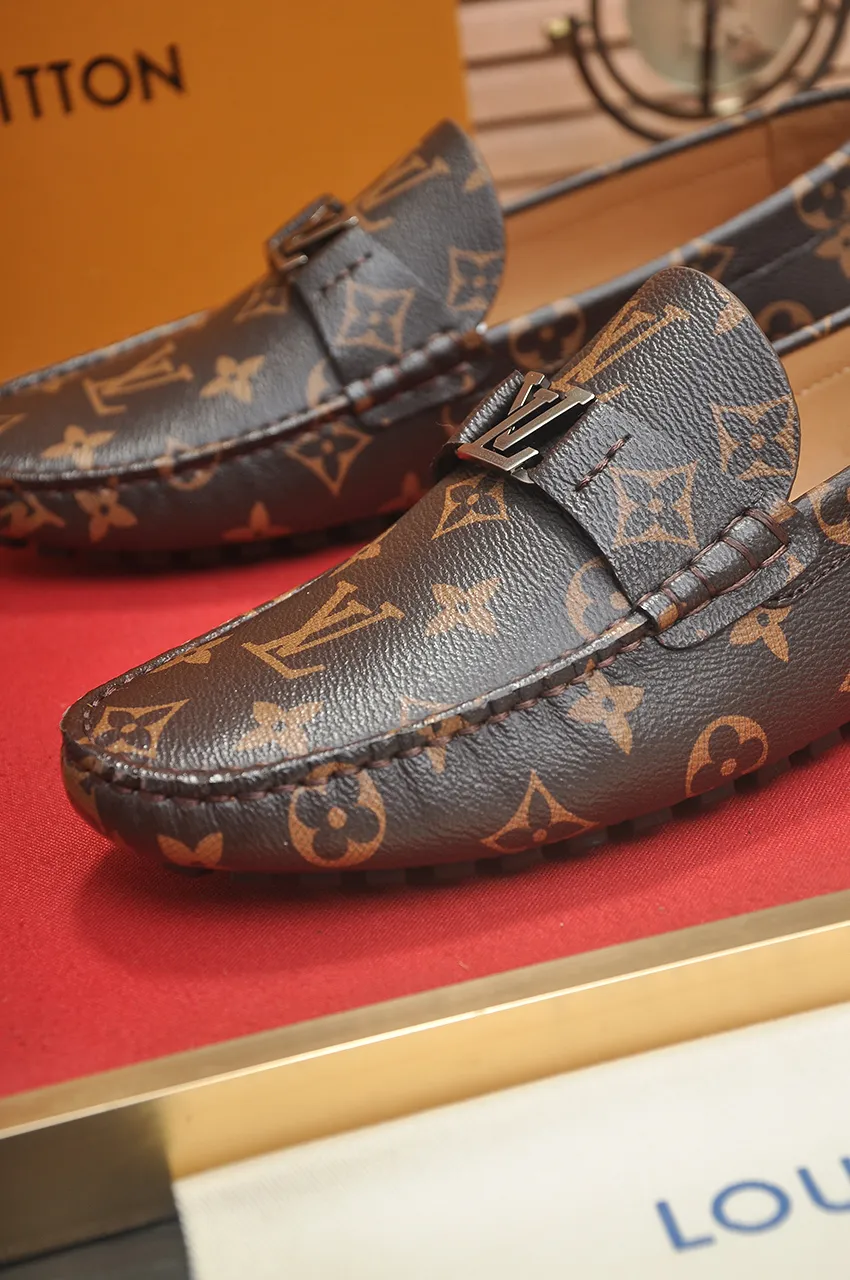 Men's men's shoes 💰420💶 [LV Doudou shoes] (water-dyed cowhide lining) new model is on the market, available on the official website. The new Doudou shoes are processed into single-color materials, and the uppers are made of imported horsehide leather. The body of the shoe is fully hemmed with mark thread, and is lined with imported original cowhide leather. The elegant shoe shape is super suitable for all-matching, and the size is 38-44.